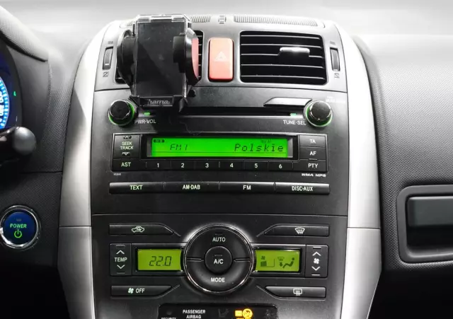 TOYOTA Auris 1.8 HSD Luna