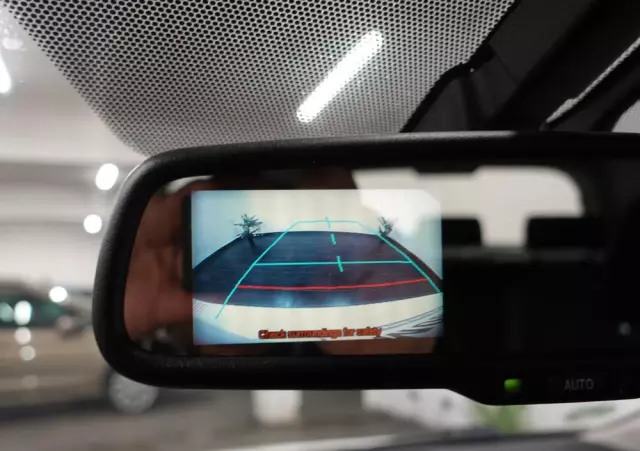 TOYOTA Auris 1.8 HSD Luna