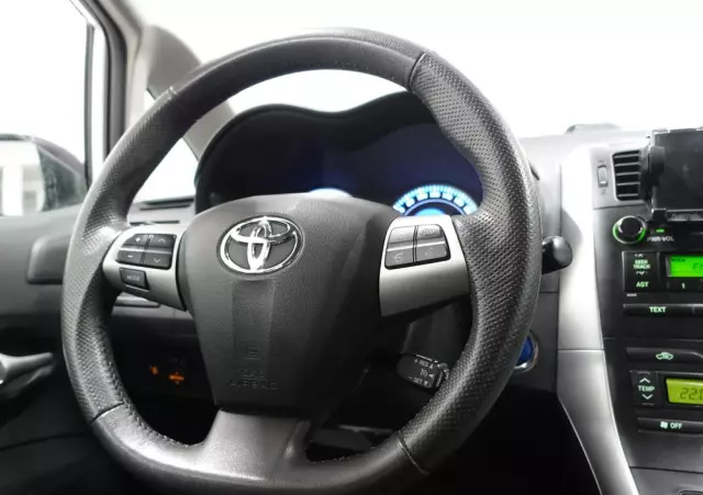 TOYOTA Auris 1.8 HSD Luna