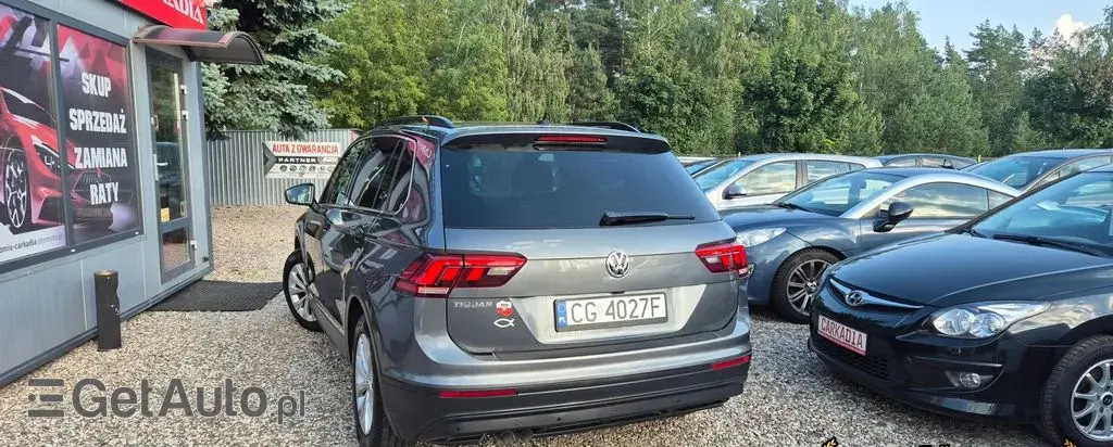 VOLKSWAGEN Tiguan 