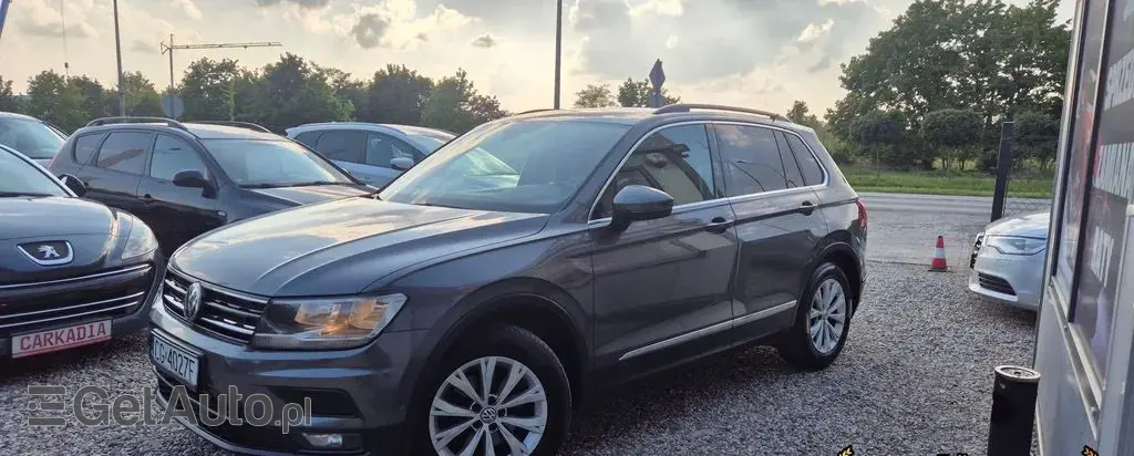 VOLKSWAGEN Tiguan 