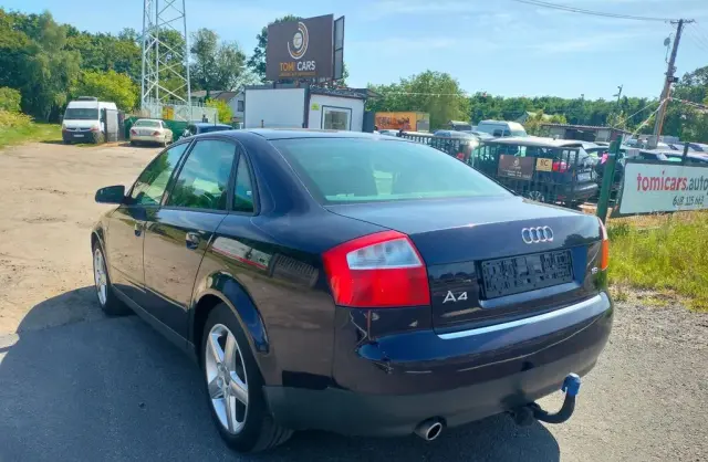 AUDI A4 