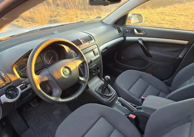 SKODA Octavia 