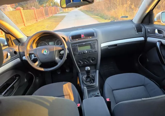 SKODA Octavia 