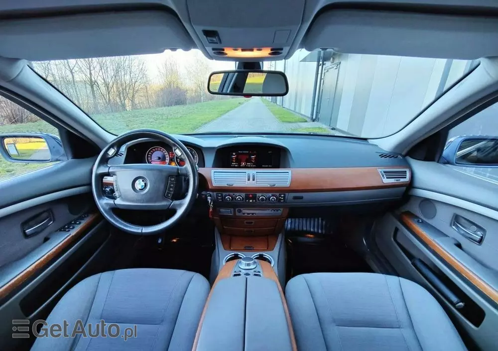 BMW Seria 7 740i