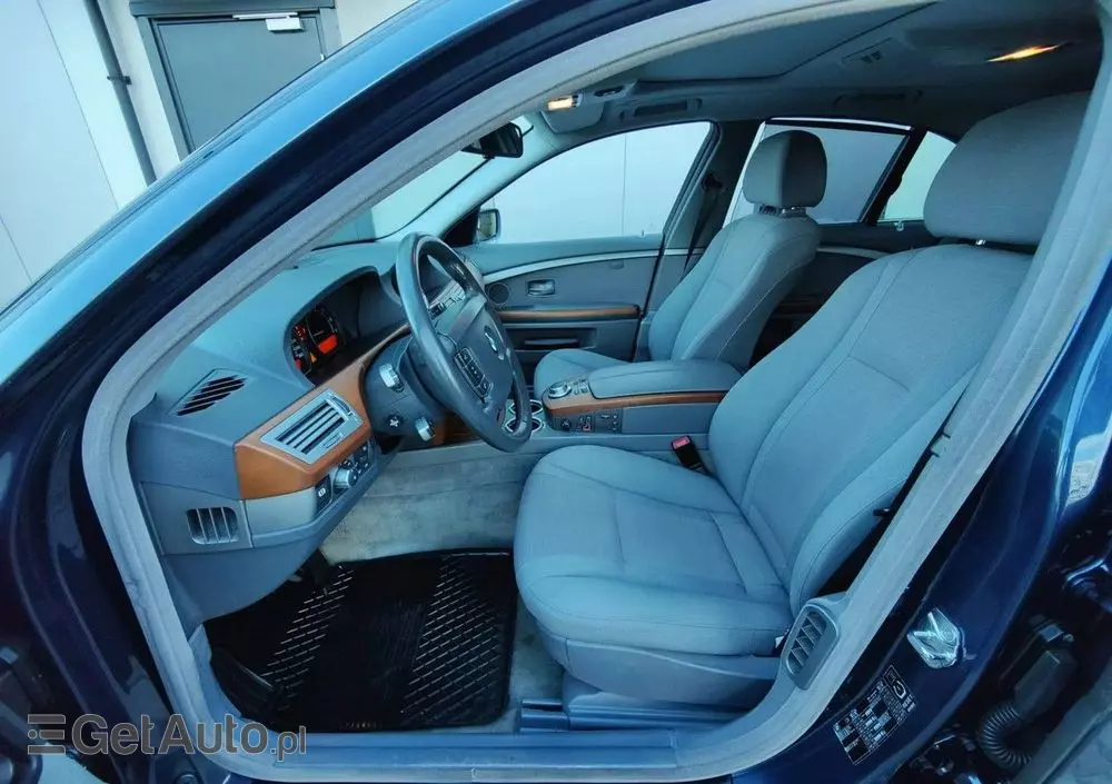 BMW Seria 7 740i