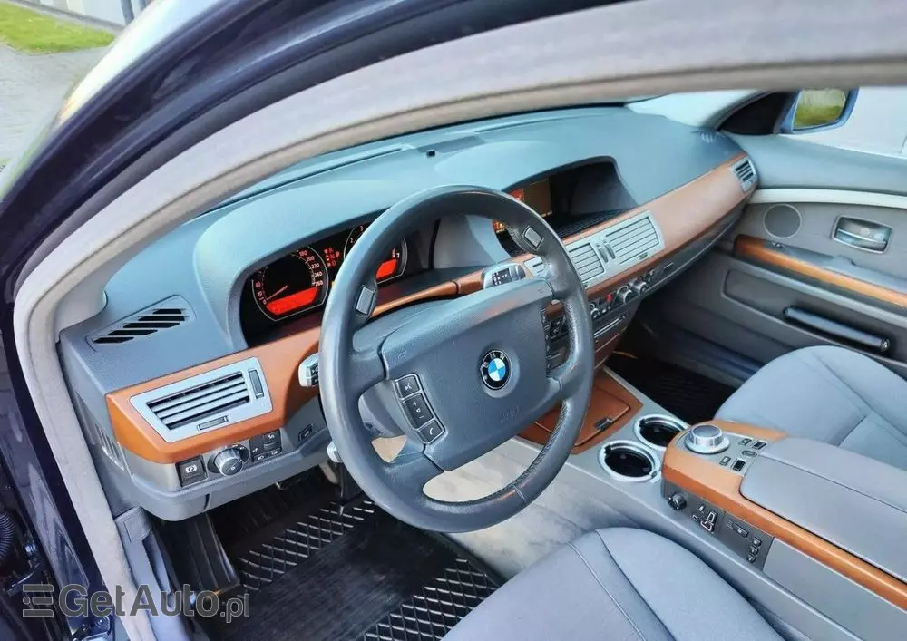BMW Seria 7 740i