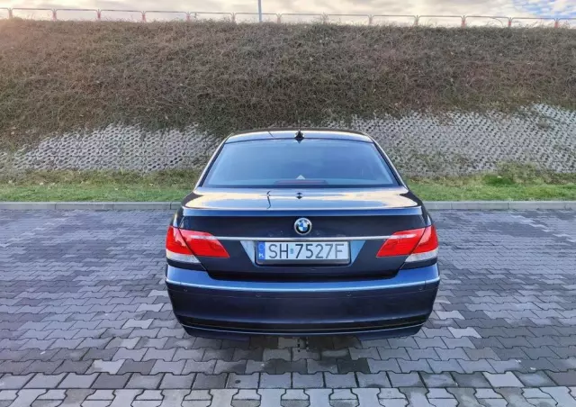 BMW Seria 7 740i