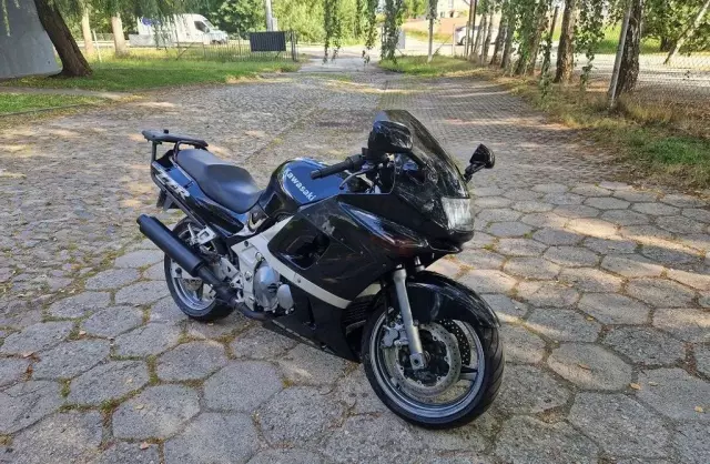 KAWASAKI ZZ-R 600 