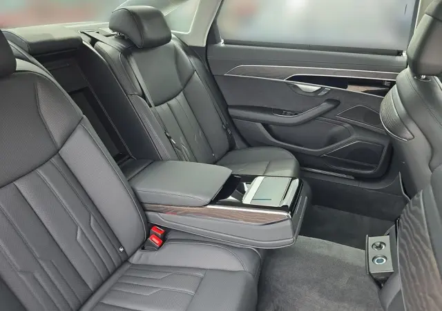 AUDI A8 L 55 TFSI quattro tiptronic