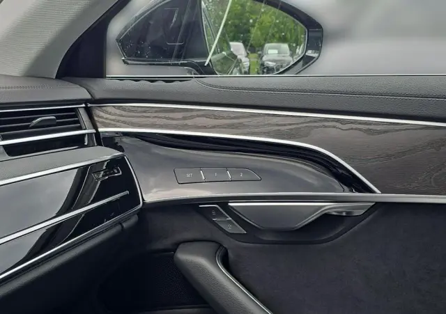 AUDI A8 L 55 TFSI quattro tiptronic