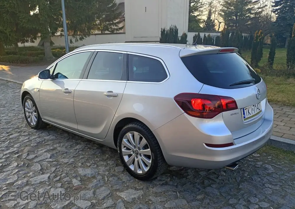 OPEL Astra 1.6 Turbo Cosmo