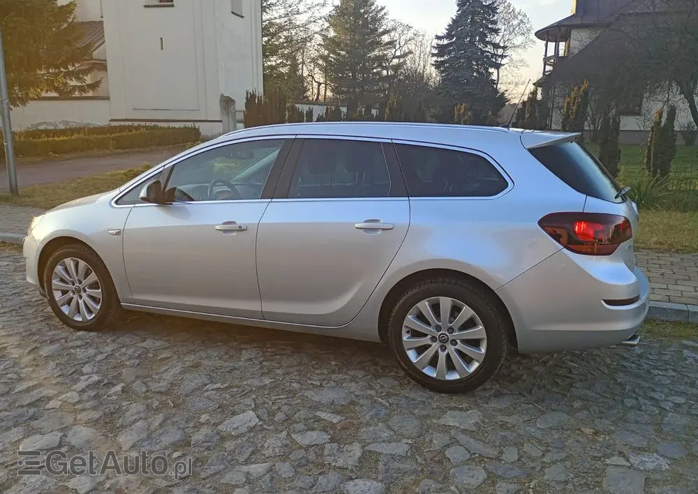 OPEL Astra 1.6 Turbo Cosmo
