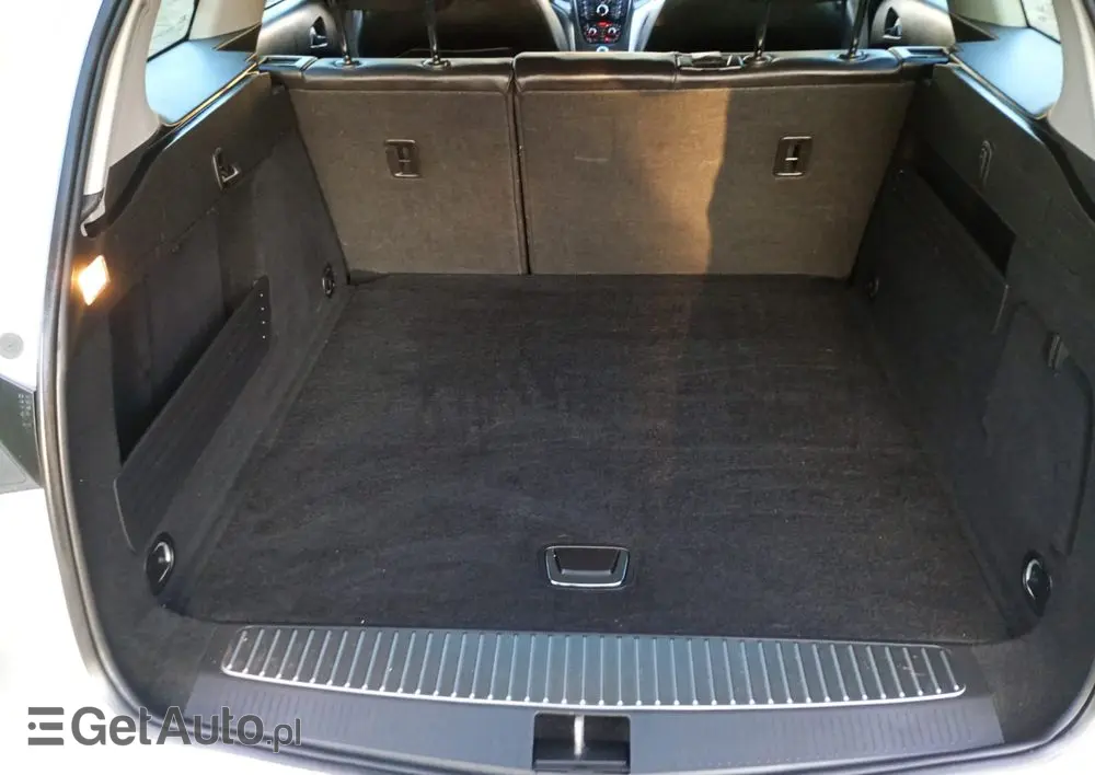 OPEL Astra 1.6 Turbo Cosmo