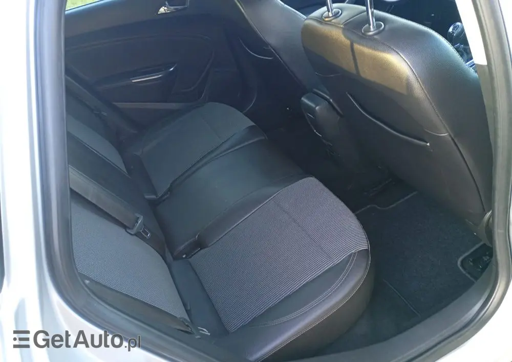 OPEL Astra 1.6 Turbo Cosmo