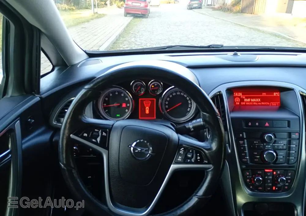 OPEL Astra 1.6 Turbo Cosmo