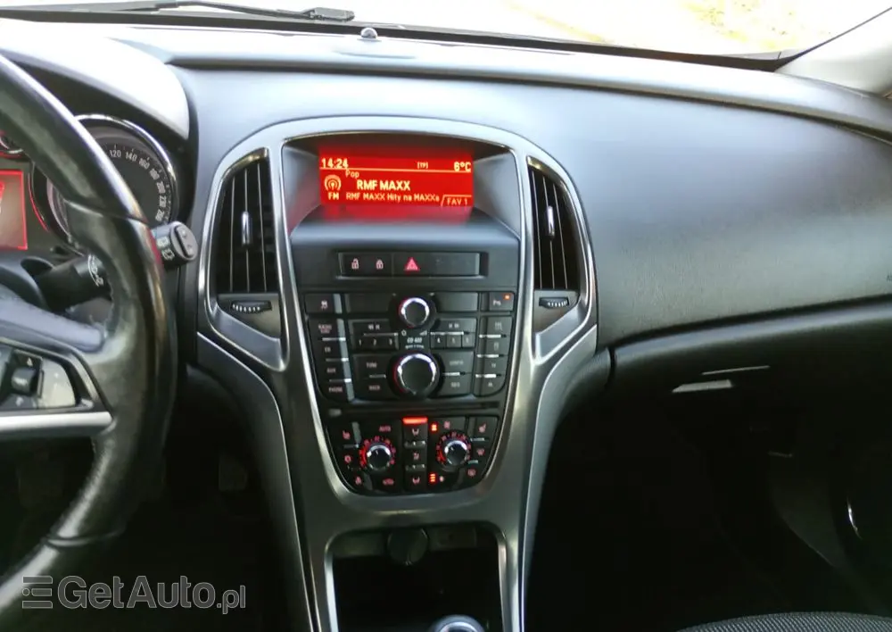 OPEL Astra 1.6 Turbo Cosmo