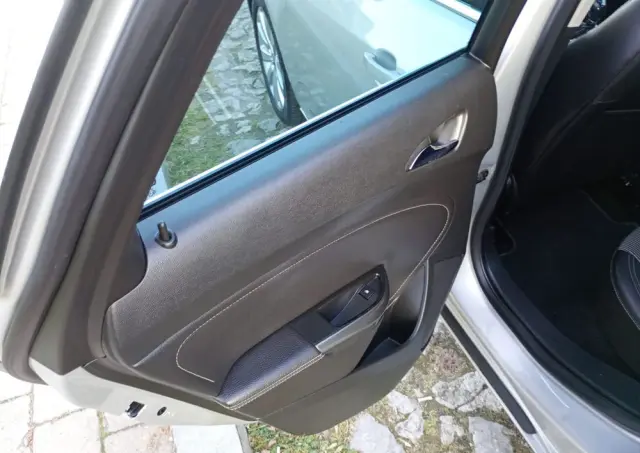 OPEL Astra 1.6 Turbo Cosmo