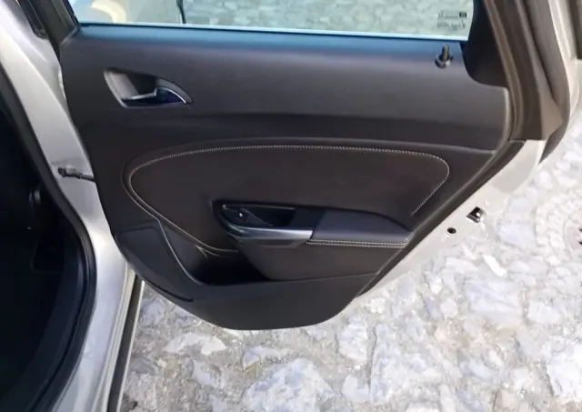 OPEL Astra 1.6 Turbo Cosmo