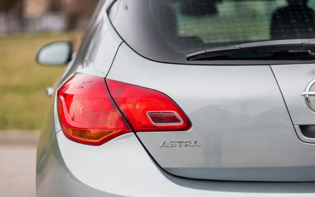 OPEL Astra 