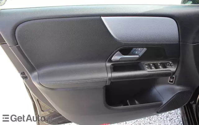 MERCEDES-BENZ Klasa B 200 d 8G-DCT AMG Line