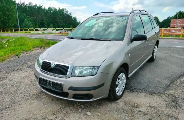 SKODA Fabia 