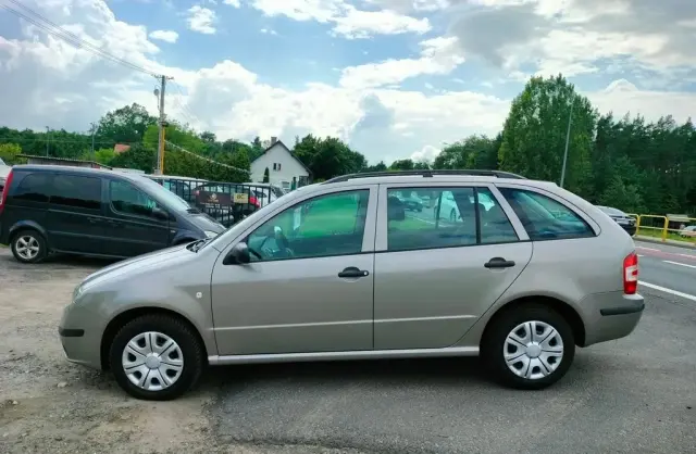 SKODA Fabia 