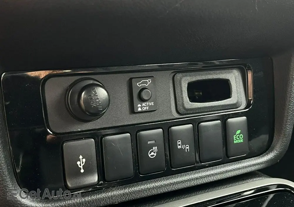 MITSUBISHI Outlander 2.0 Intense 2WD CVT