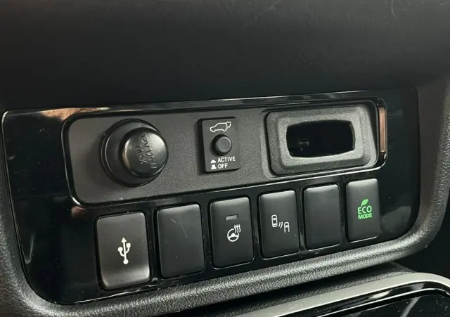 MITSUBISHI Outlander 2.0 Intense 2WD CVT