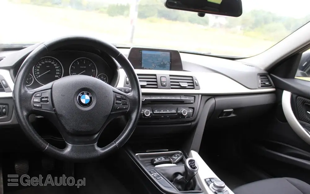 BMW Seria 3 318d