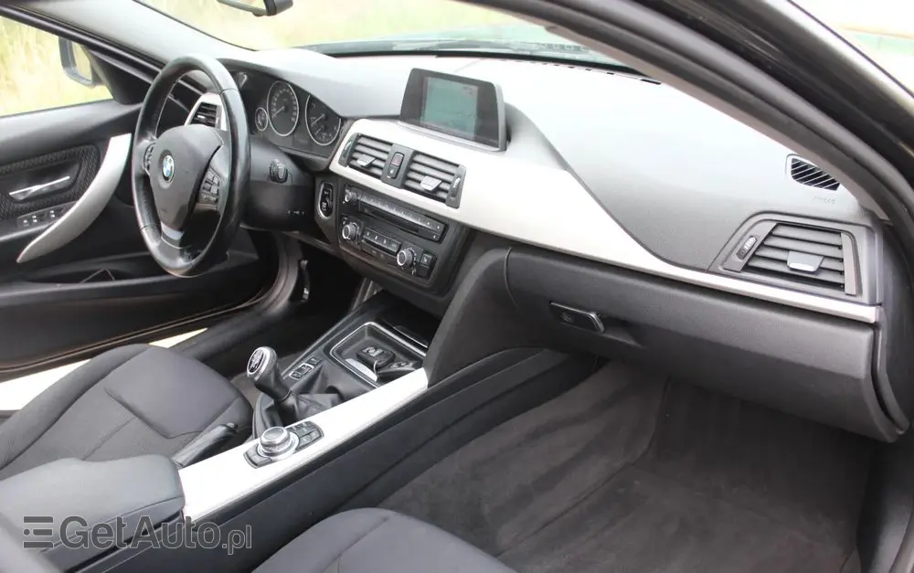 BMW Seria 3 318d
