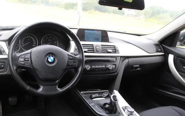 BMW Seria 3 318d