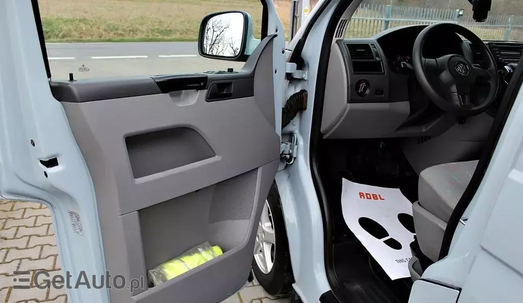 VOLKSWAGEN TRANSPORTER 