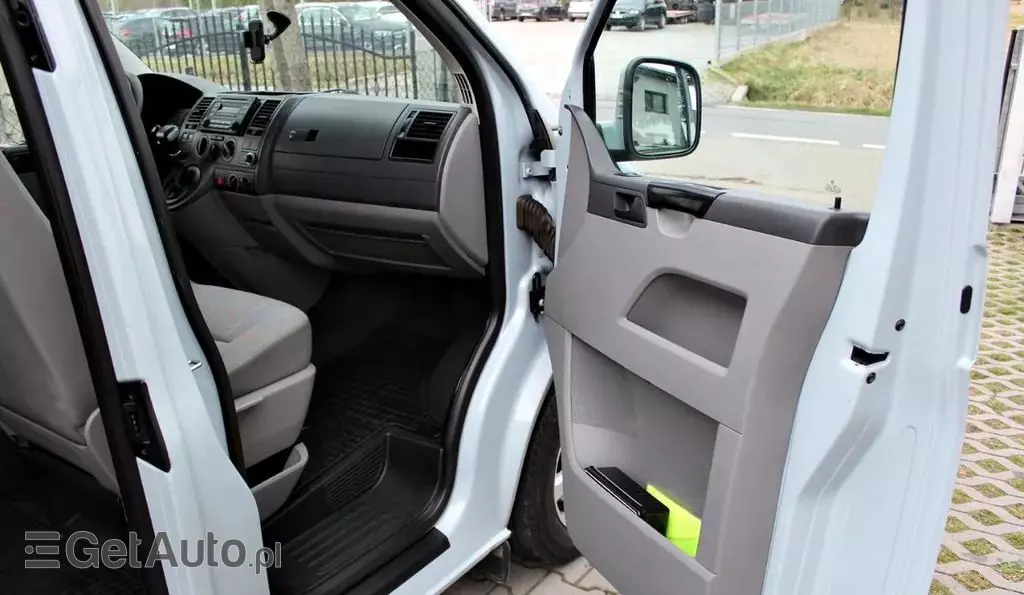 VOLKSWAGEN TRANSPORTER 