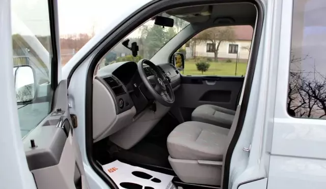 VOLKSWAGEN TRANSPORTER 