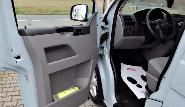 VOLKSWAGEN TRANSPORTER 