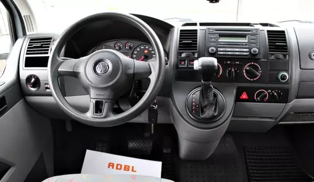 VOLKSWAGEN TRANSPORTER 