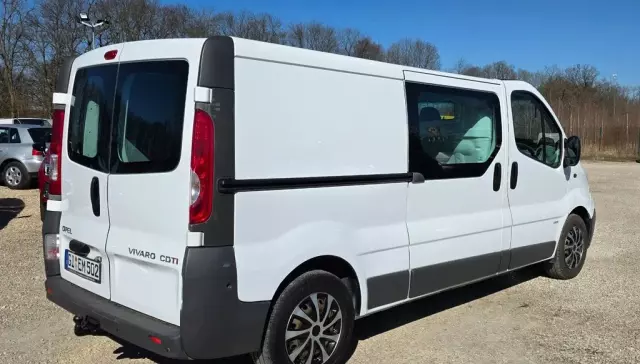 OPEL Vivaro 