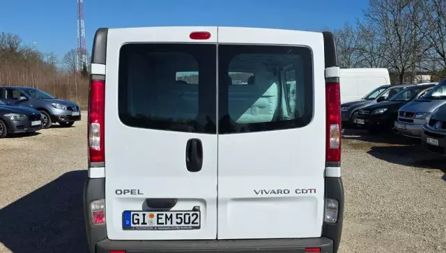 OPEL Vivaro 