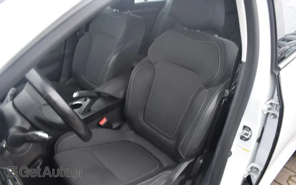 RENAULT Megane Ver-1-5-blue-dci-zen