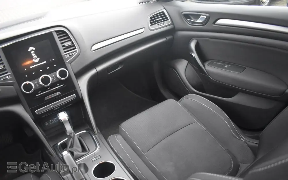 RENAULT Megane Ver-1-5-blue-dci-zen