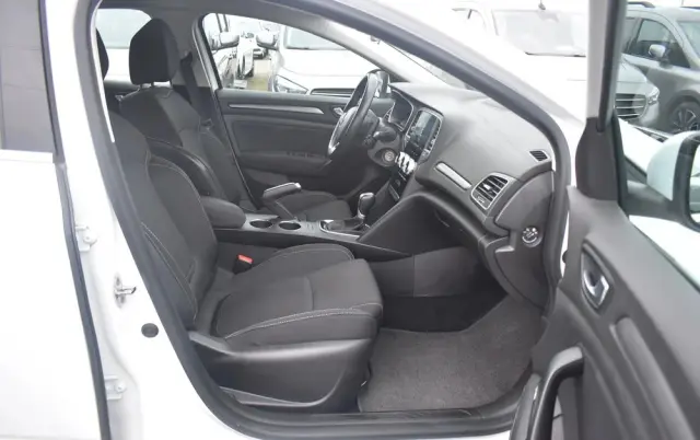 RENAULT Megane Ver-1-5-blue-dci-zen