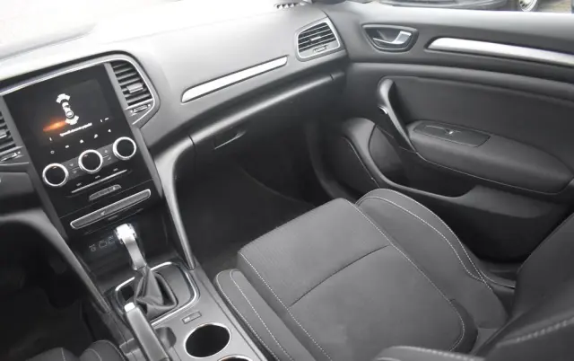 RENAULT Megane Ver-1-5-blue-dci-zen