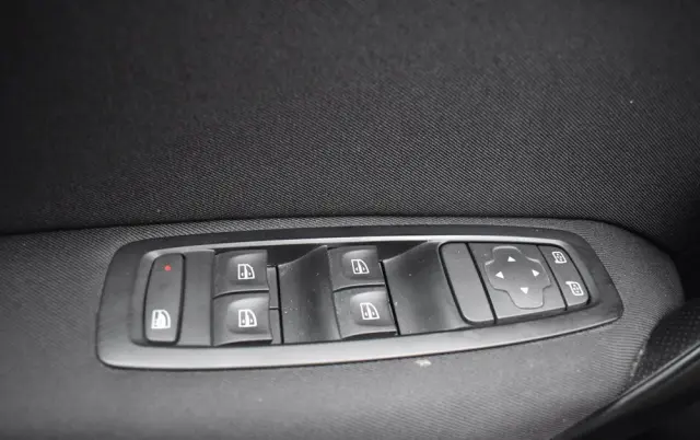 RENAULT Megane Ver-1-5-blue-dci-zen