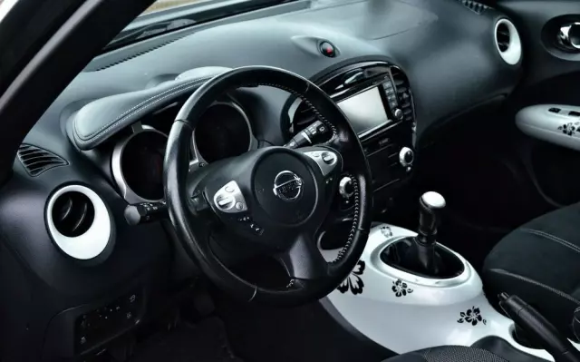 NISSAN Juke 