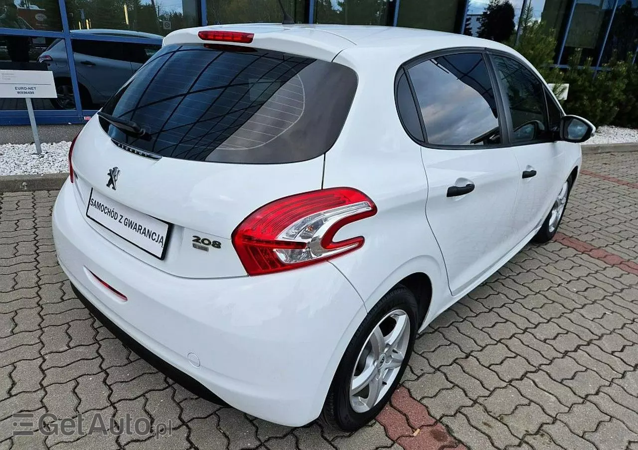 PEUGEOT 208 
