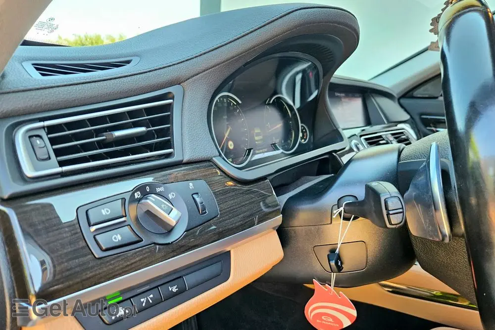 BMW Seria 7 740d