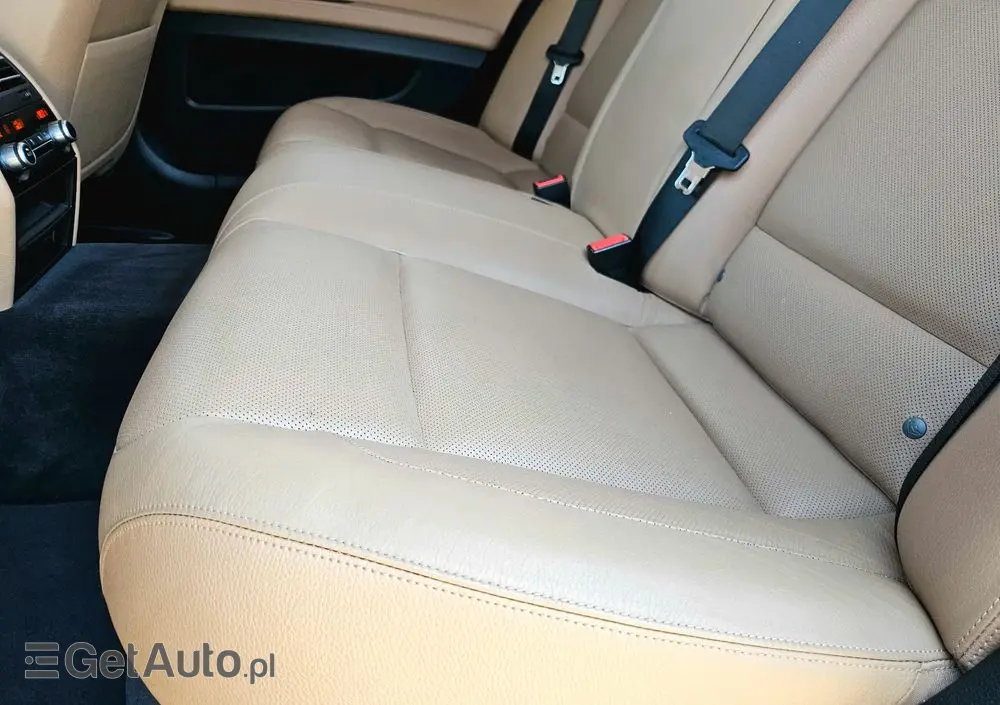 BMW Seria 7 740d