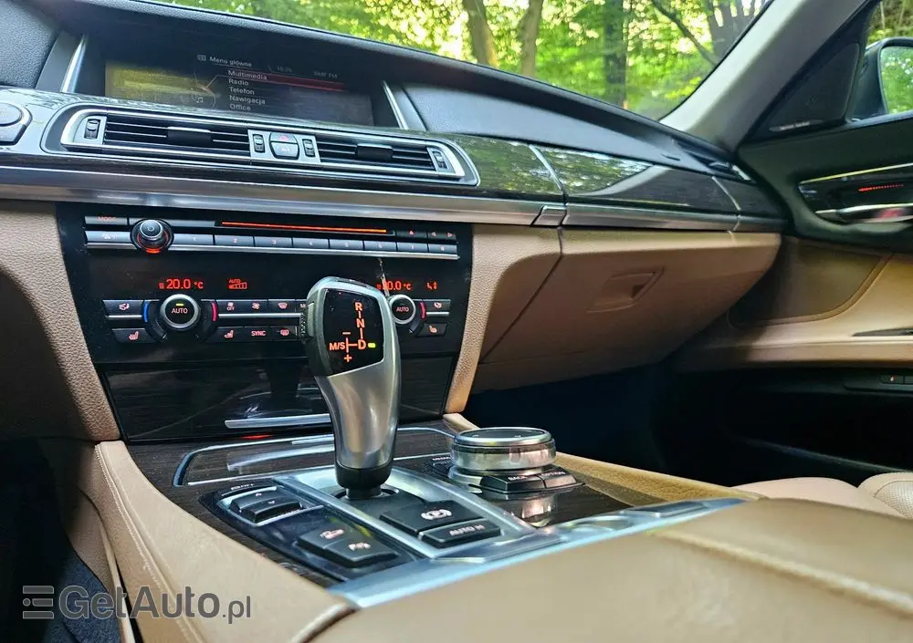 BMW Seria 7 740d