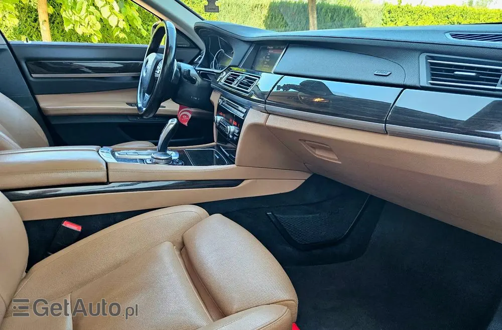 BMW Seria 7 740d